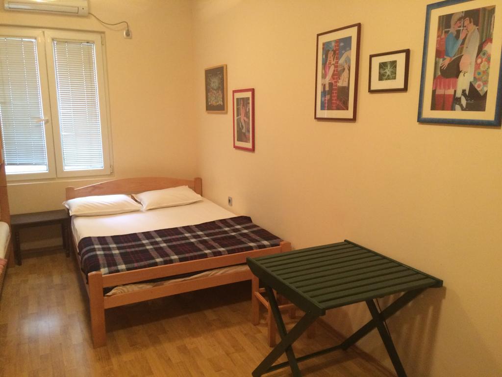 Hostel Jasmin Belgrado Buitenkant foto