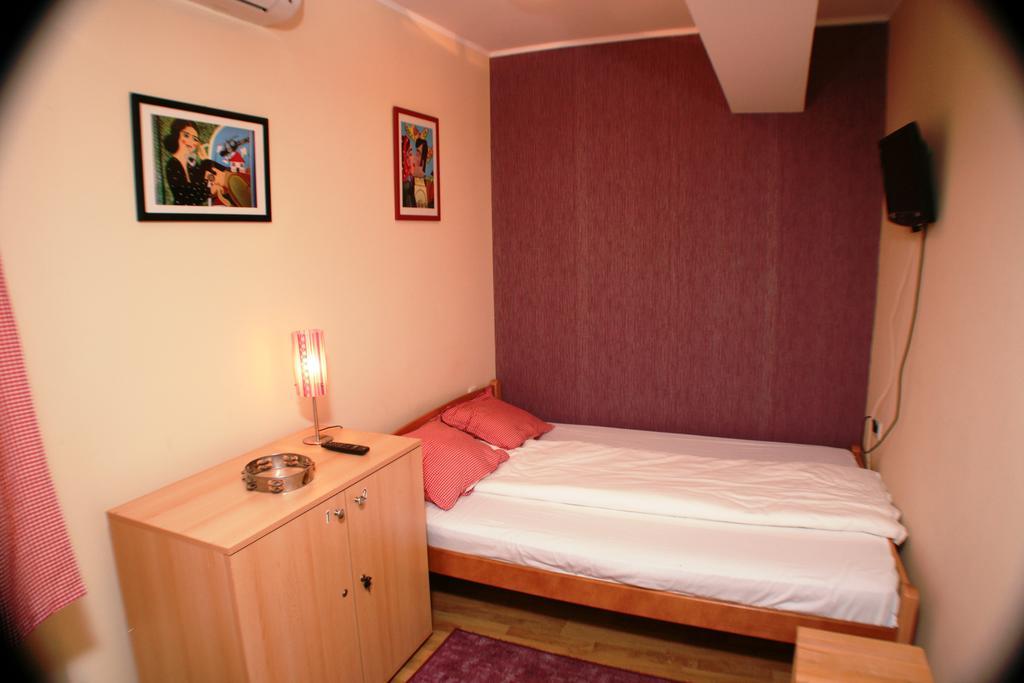 Hostel Jasmin Belgrado Buitenkant foto