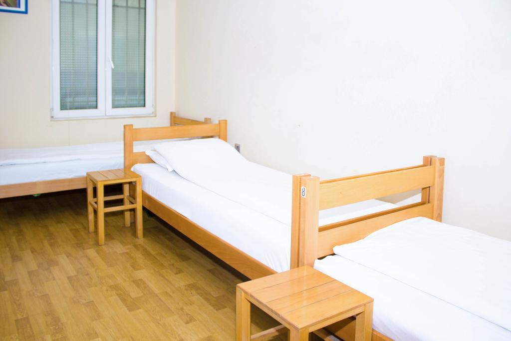 Hostel Jasmin Belgrado Buitenkant foto