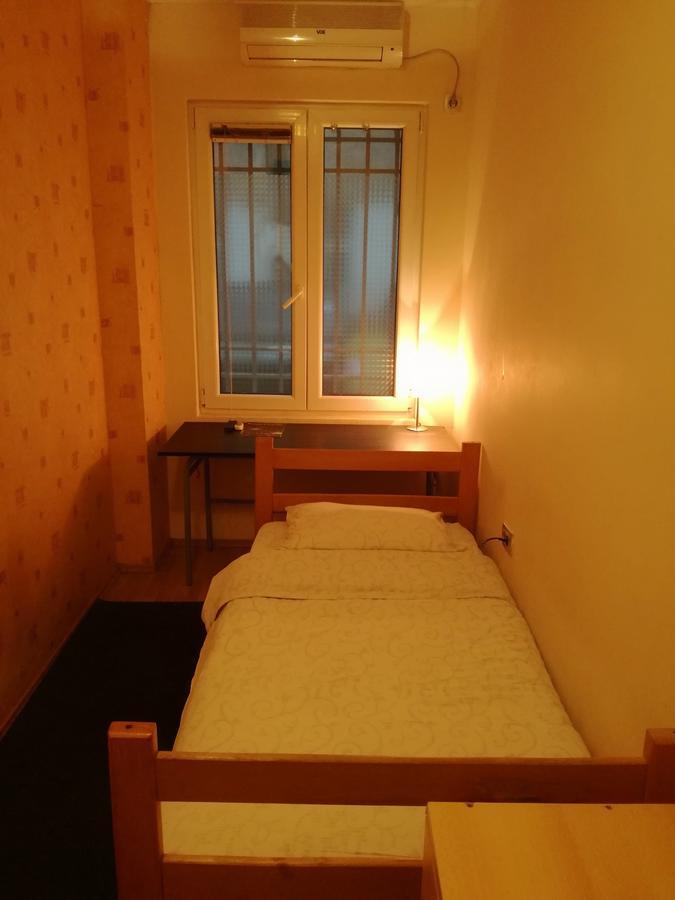 Hostel Jasmin Belgrado Buitenkant foto