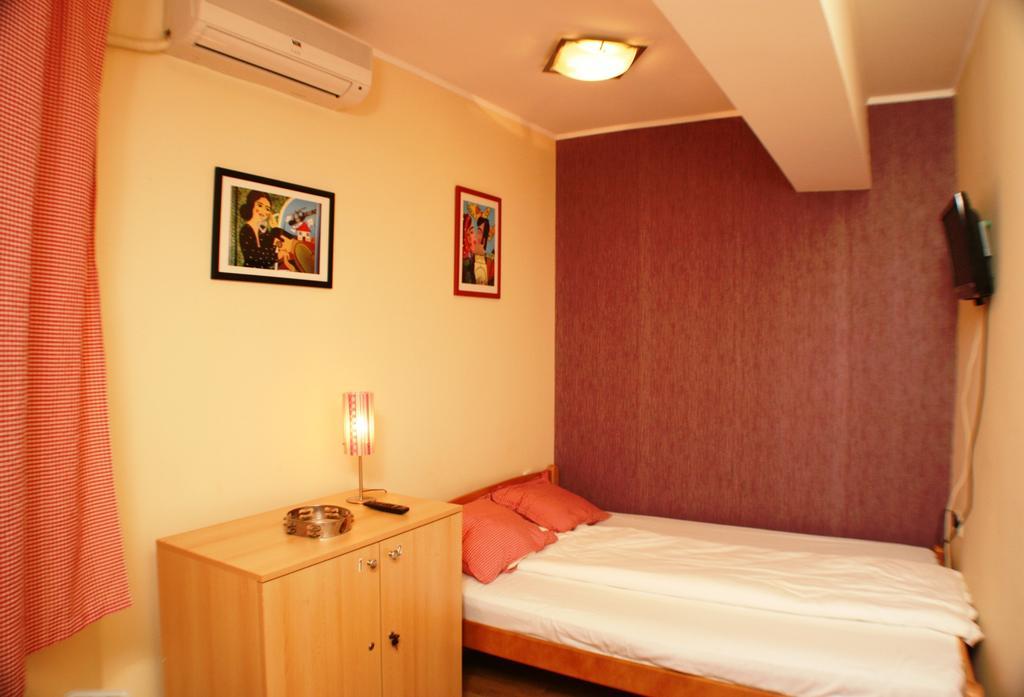 Hostel Jasmin Belgrado Buitenkant foto